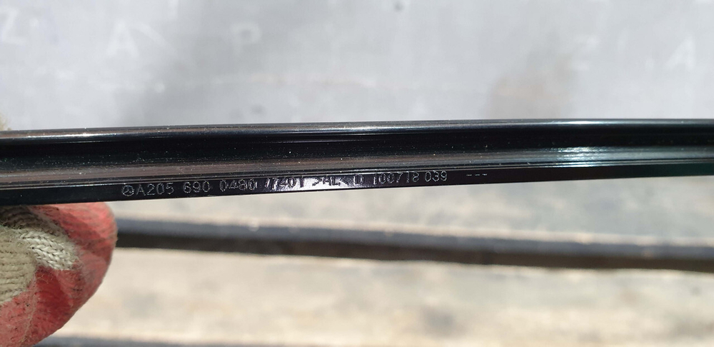 Молдинг двери задней правой Mercedes C (W205) 14-23 Б/У Оригинал A2056900480