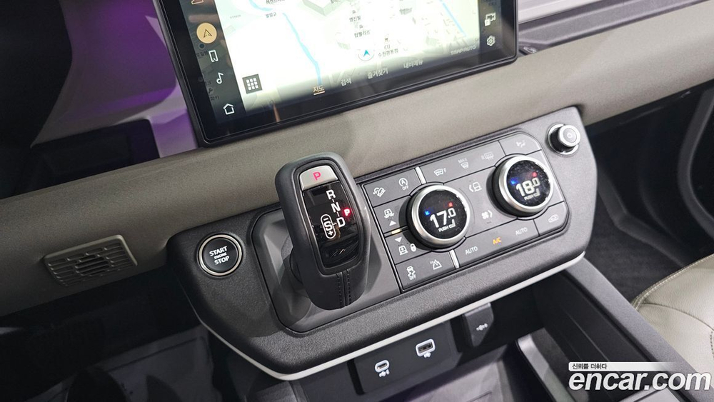 Land Rover Defender (L663) 110 D250 SE (12.2022)