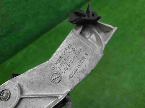 Кронштейн передней панели Mercedes GLC X253 15-22