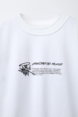 ZARA ФУТБОЛКА С ПРИНТОМ ГРАФФИТИ, БЕЛЫЙ