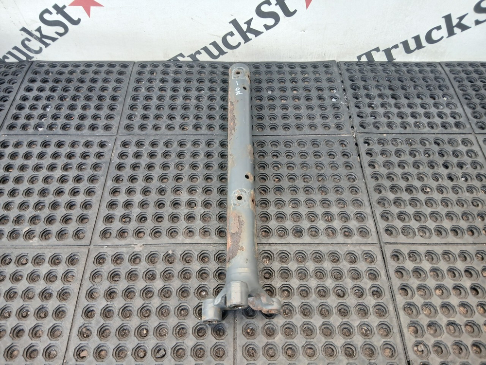 Кронштейн крыла заднего