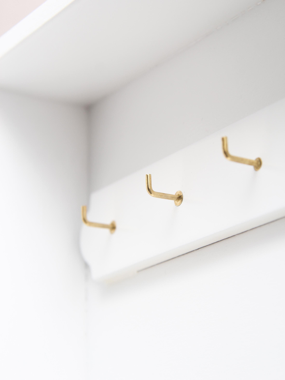 Ключница настенная "Прованс" 34*24*7см, из массива дерева с резной дверцей