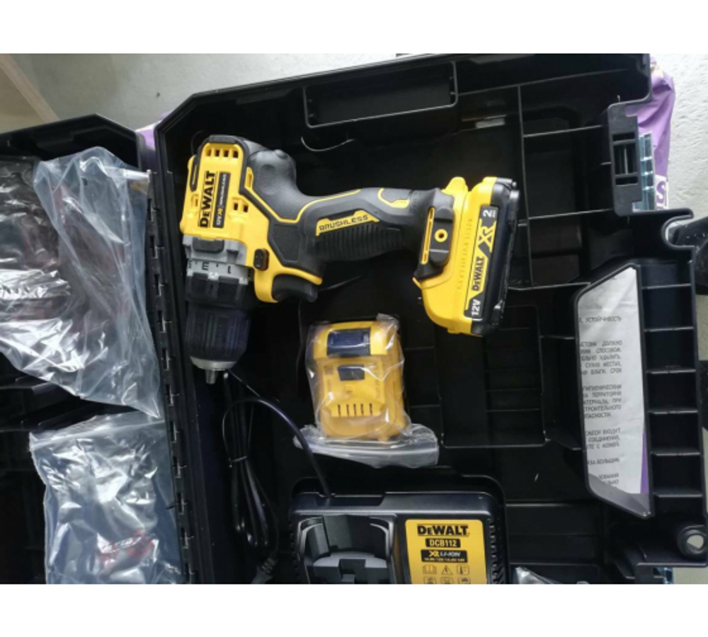 Аккумуляторная дрель-шуруповерт DeWalt DCK795S2T