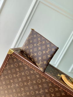 Louis Vuitton M Key Pouch