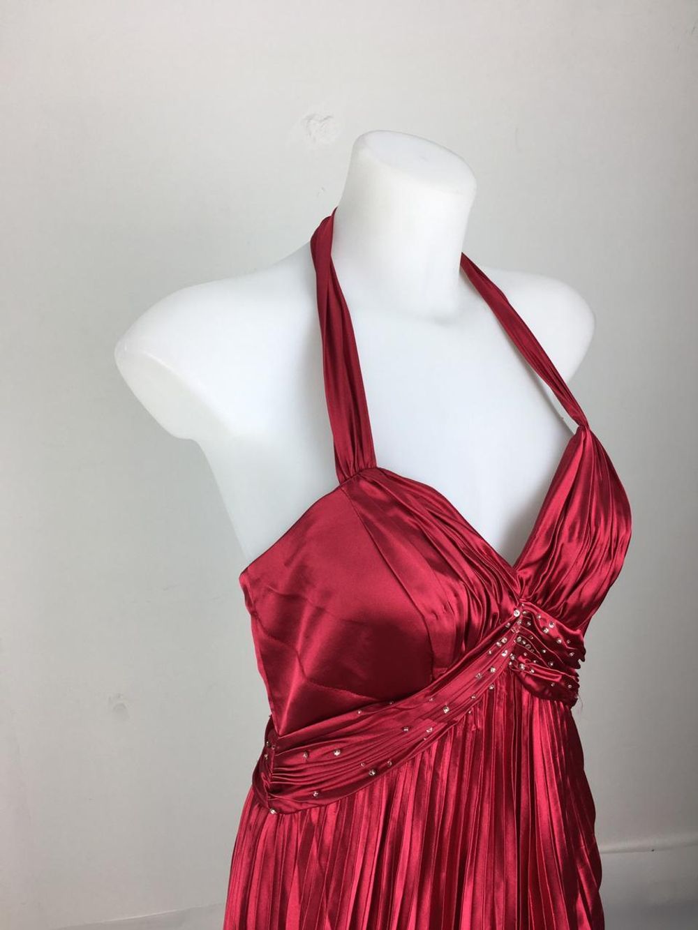 Платье алое 42 размер, новое