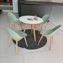 Стул Vid матча, с деревянными ножками