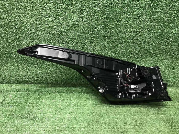 Фонарь правый внешний Zeekr 001 (2021-н.в.)