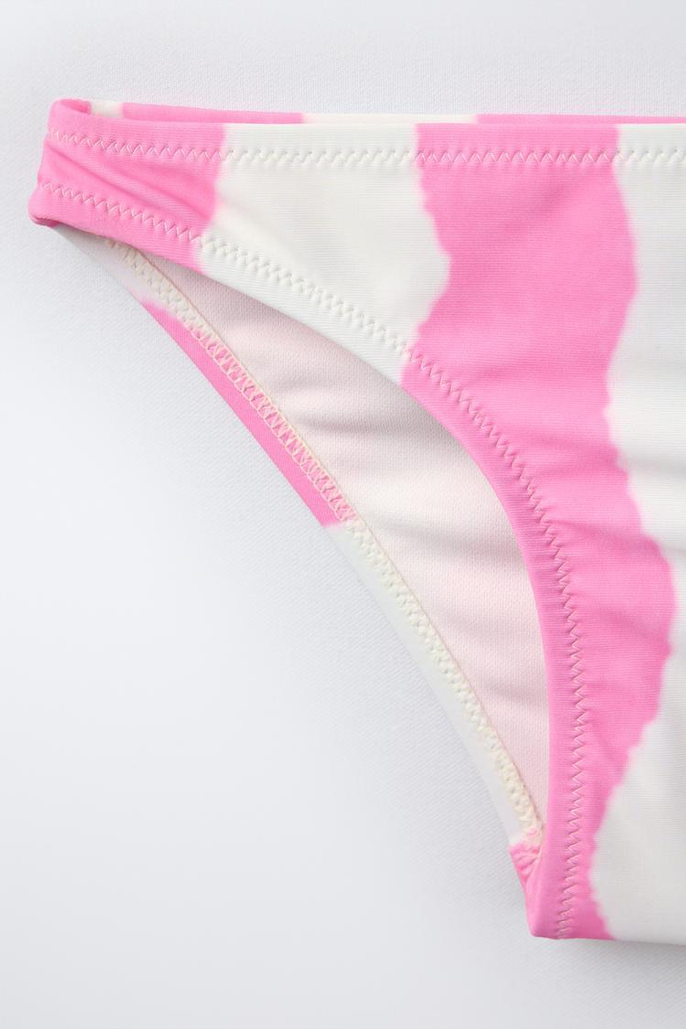 ZARA КОМПЛЕКТ БИКИНИ С ВОЛНИСТЫМ ПРИНТОМ, НЕОНОВО-РОЗОВЫЙ