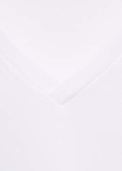 Хлопковая футболка с V-образной горловиной