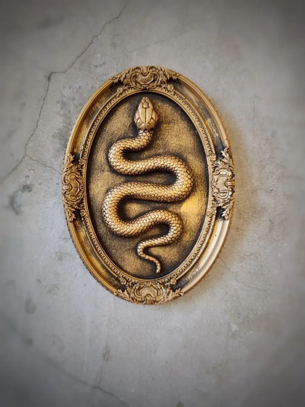 Барельеф на стену из гипса Змея