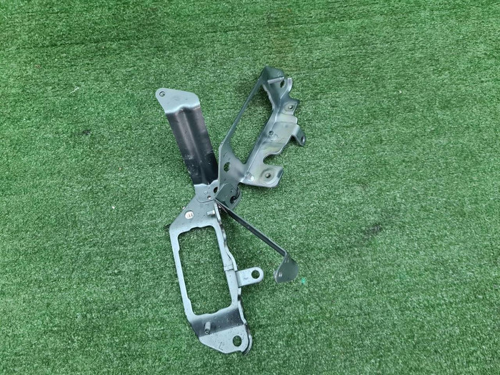 Кронштейн петли капота Kia Sorento 2 XM (12-21)