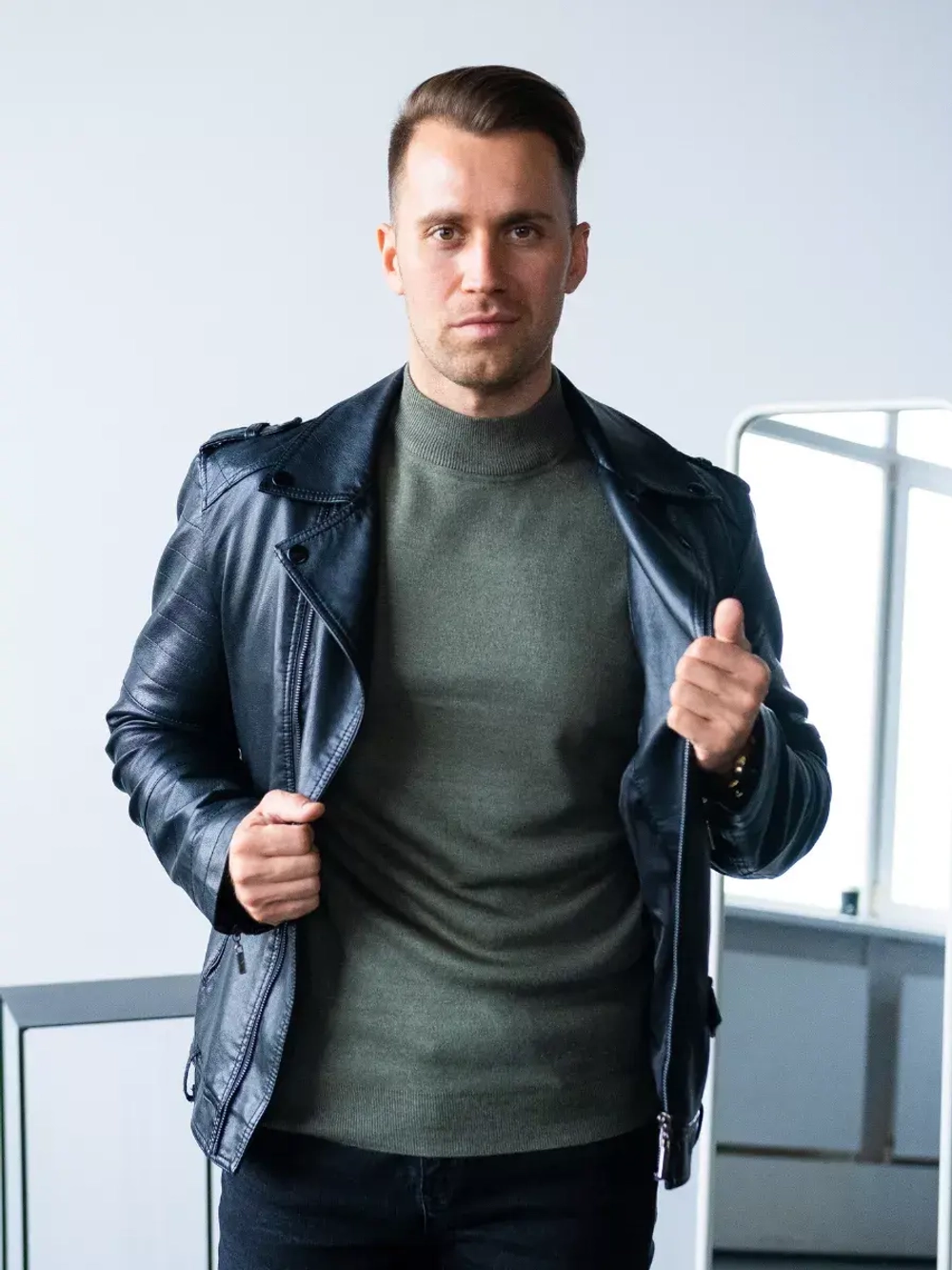 Джемпер Турция тонкий теплый с горлом