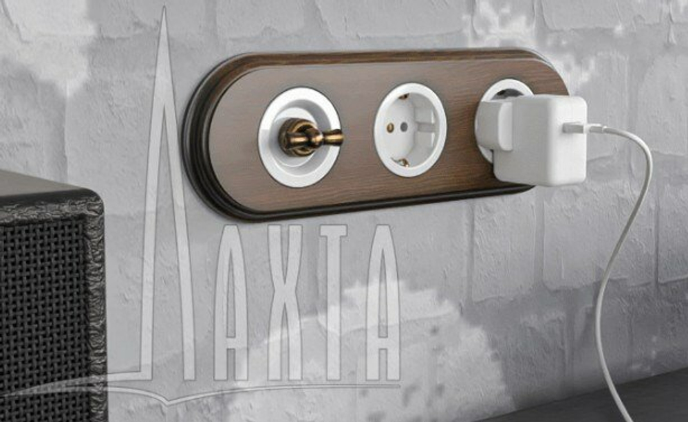 Рамка 3х-местная деревянная для скрытой установки, форма - овал, цвет - венге, серия Лахта, коллекция "СенатЪ", МезонинЪ, GE70843-36