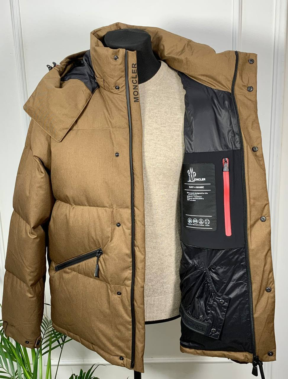Пуховик Moncler