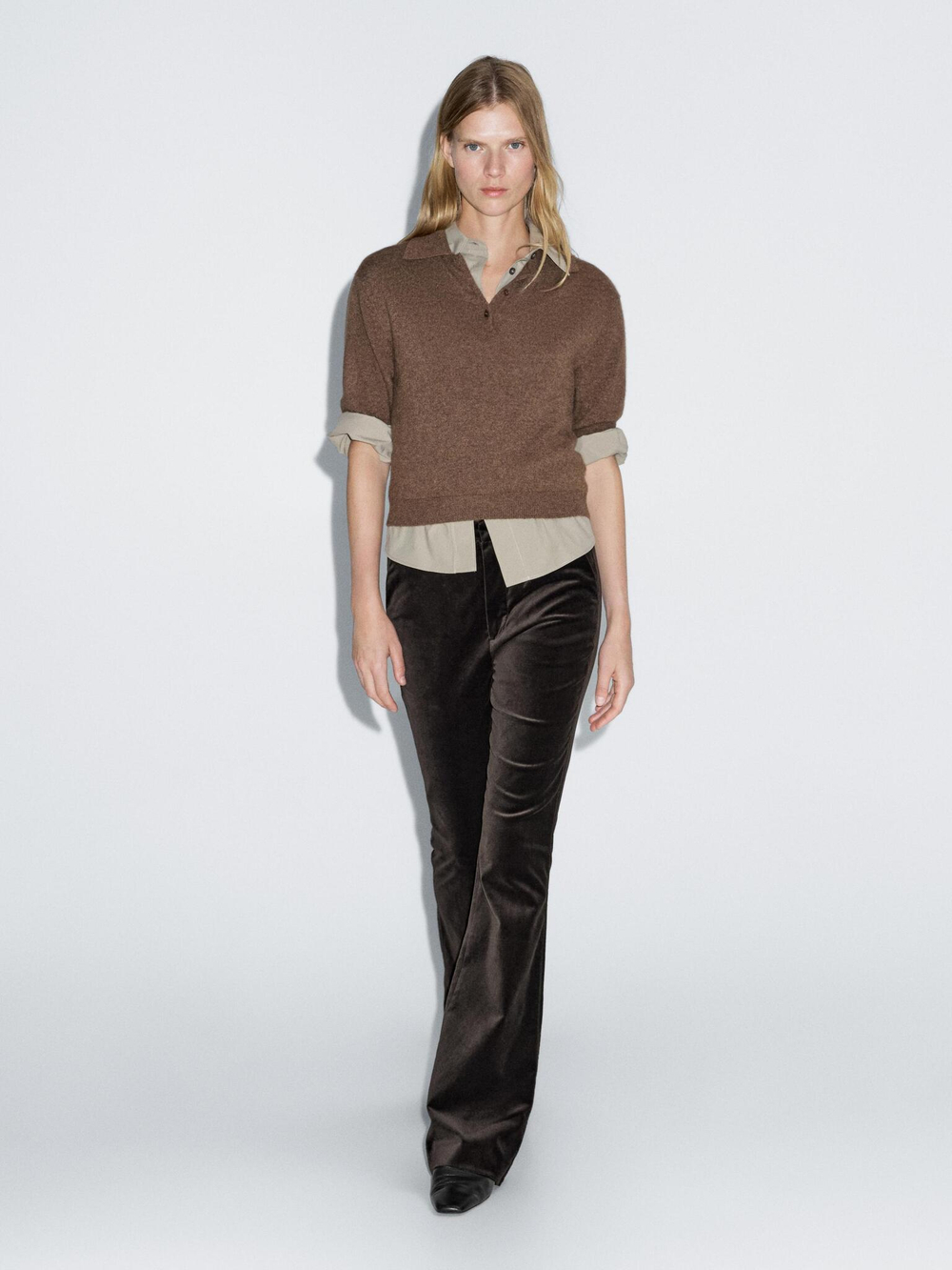 Massimo Dutti Расклешенные бархатные брюки, шоколадный