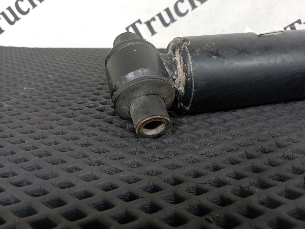 Амортизатор передний 2017г