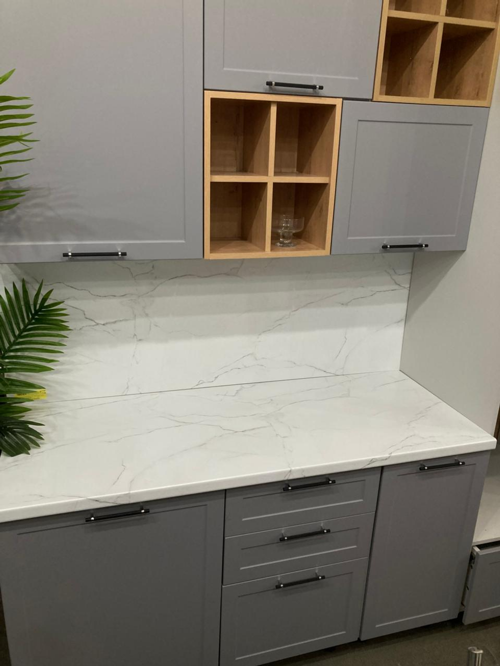 Столешница Жемчужный перито 1 кат 3050*600*40 \2085\