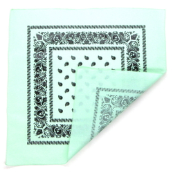 Бандана Фисташковая с черепами в огурцах