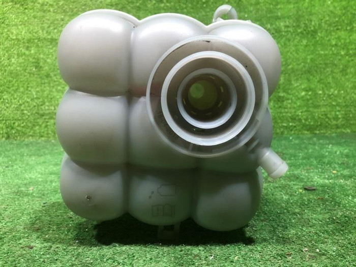 Бачок расширительный Audi Q7 2 (2015-н.в.)