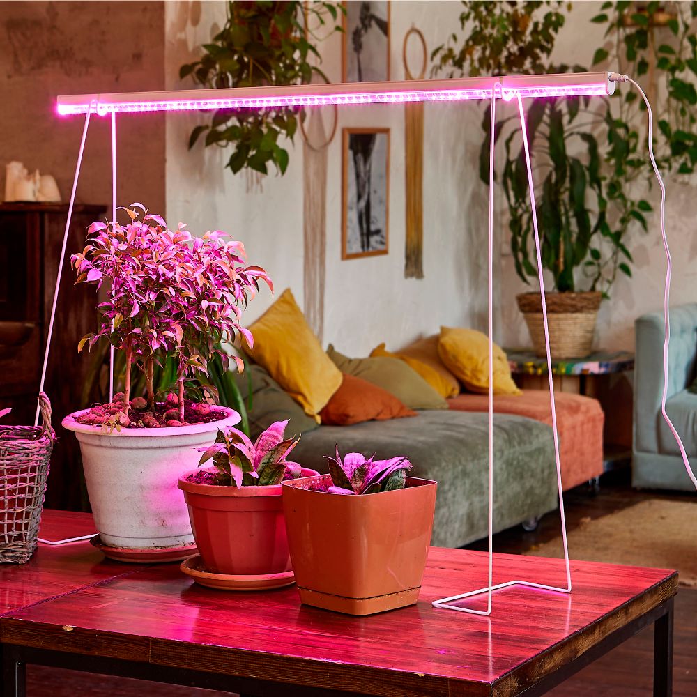 ULI-P43-35W-SPBX IP40 WHITE Светильник для растений светодиодный линейный. 1150мм. выкл. на корпусе. Алюминий. Спектр с дальним красным для рассады и досвечивания в период роста. TM Uniel