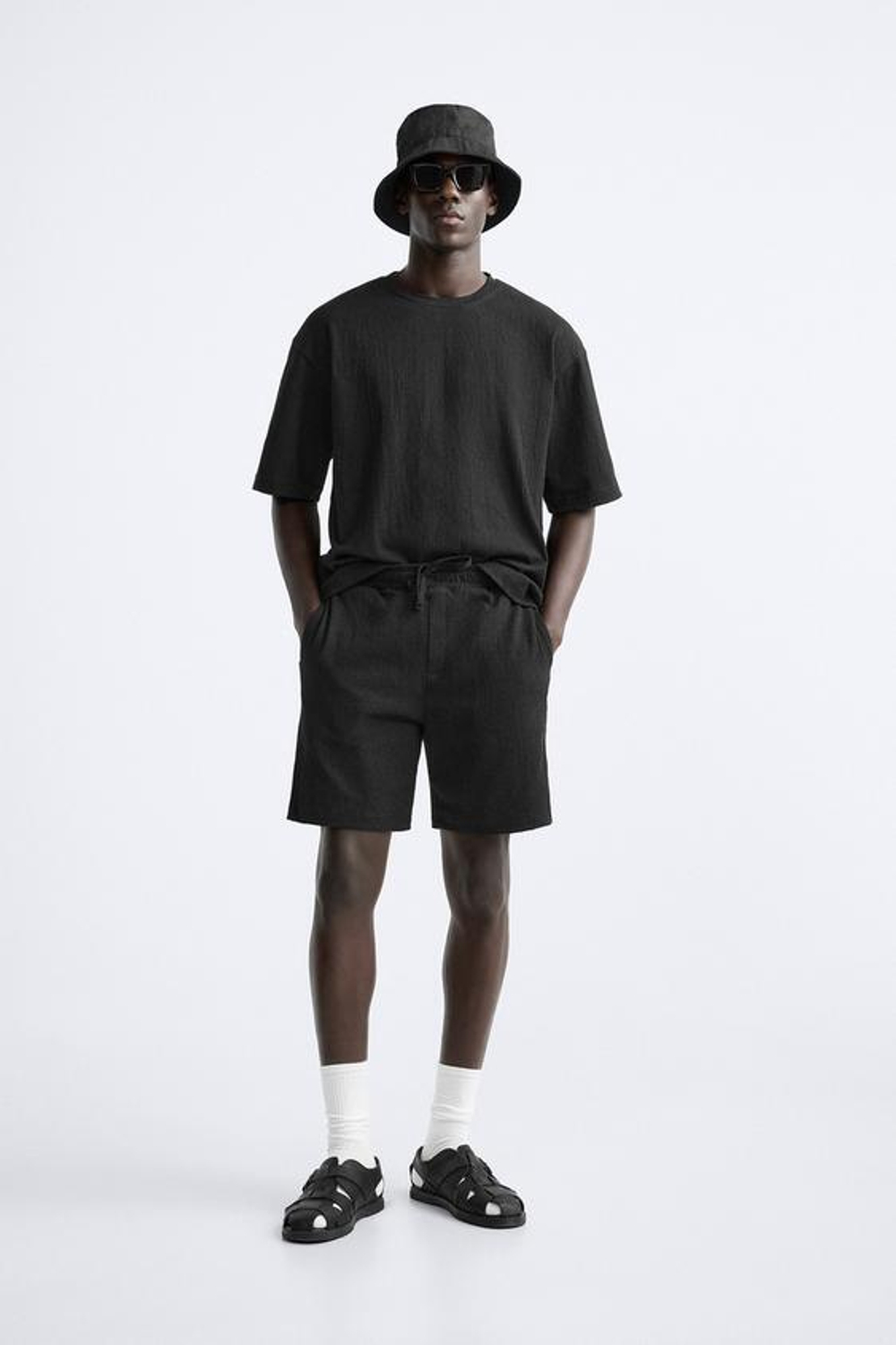 ZARA ФУТБОЛКА ИЗ РЕЛЬЕФНОЙ ТКАНИ, ЧЕРНЫЙ