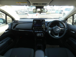 TOYOTA AQUA HYBRID 2024 г.