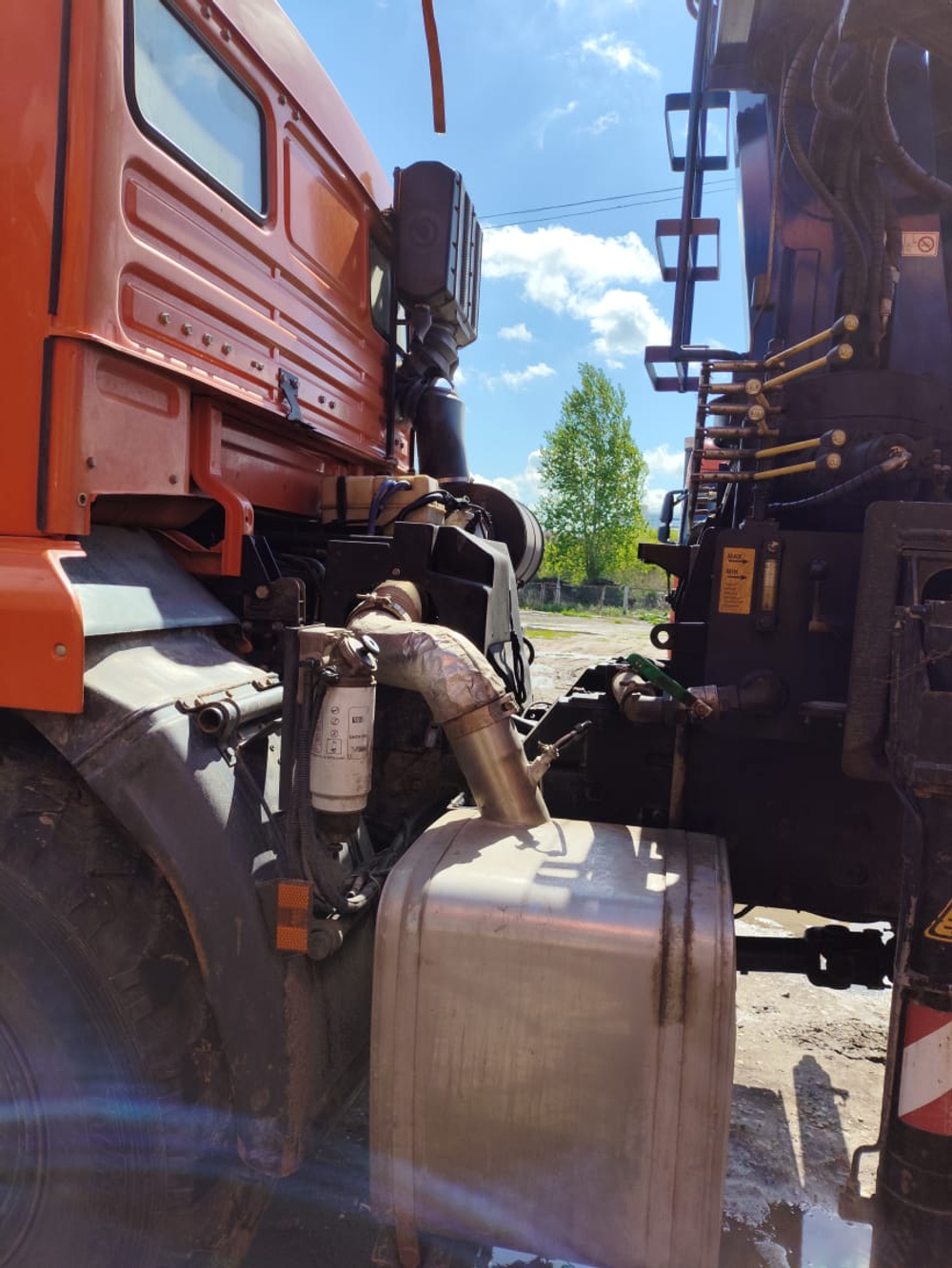 КамАЗ 43118 6x6 Бортовой с КМУ КМА-150-5 (Дизельный, 11,8 л, 300 л.с., МТ)