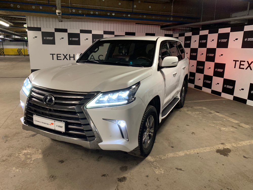Lexus LX450D Executive 2
