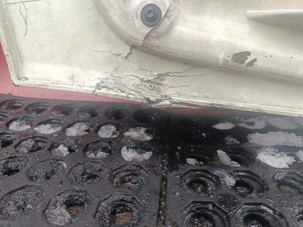 Капот в сборе (дефект) 2023г