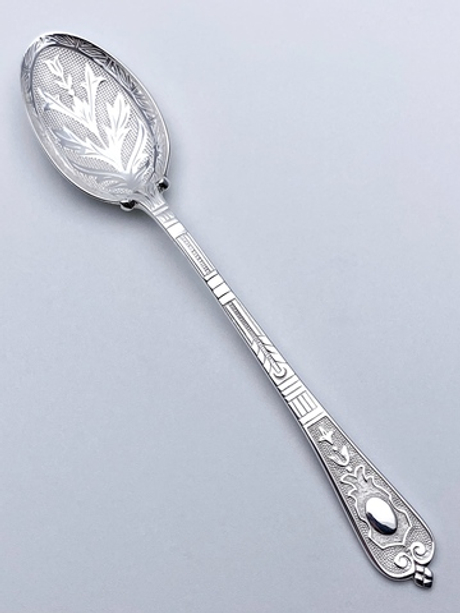 Ложка из серебра /Частичное чернение