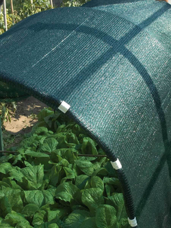 Сетка для затенения  60 грамм PRIVAL  для теплиц, навесов, заборов (55% затенения)   размер 4х5м, крепеж в комплекте.