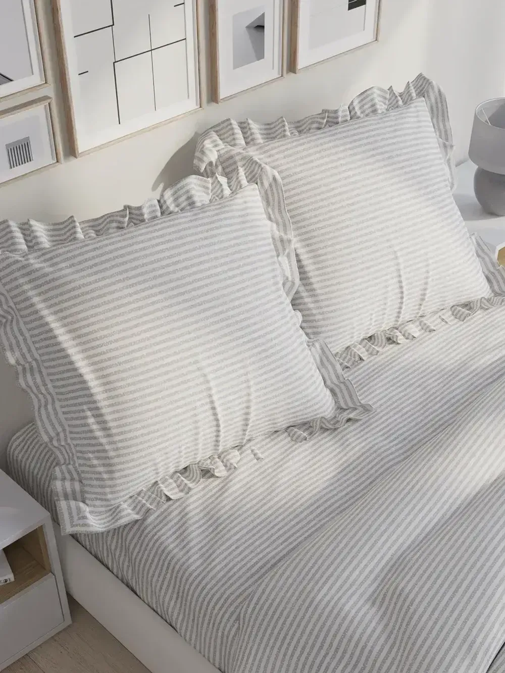 Декоративная наволочка с рюшами, оборками "Лутон" 70х70 см, 1 шт, без молнии