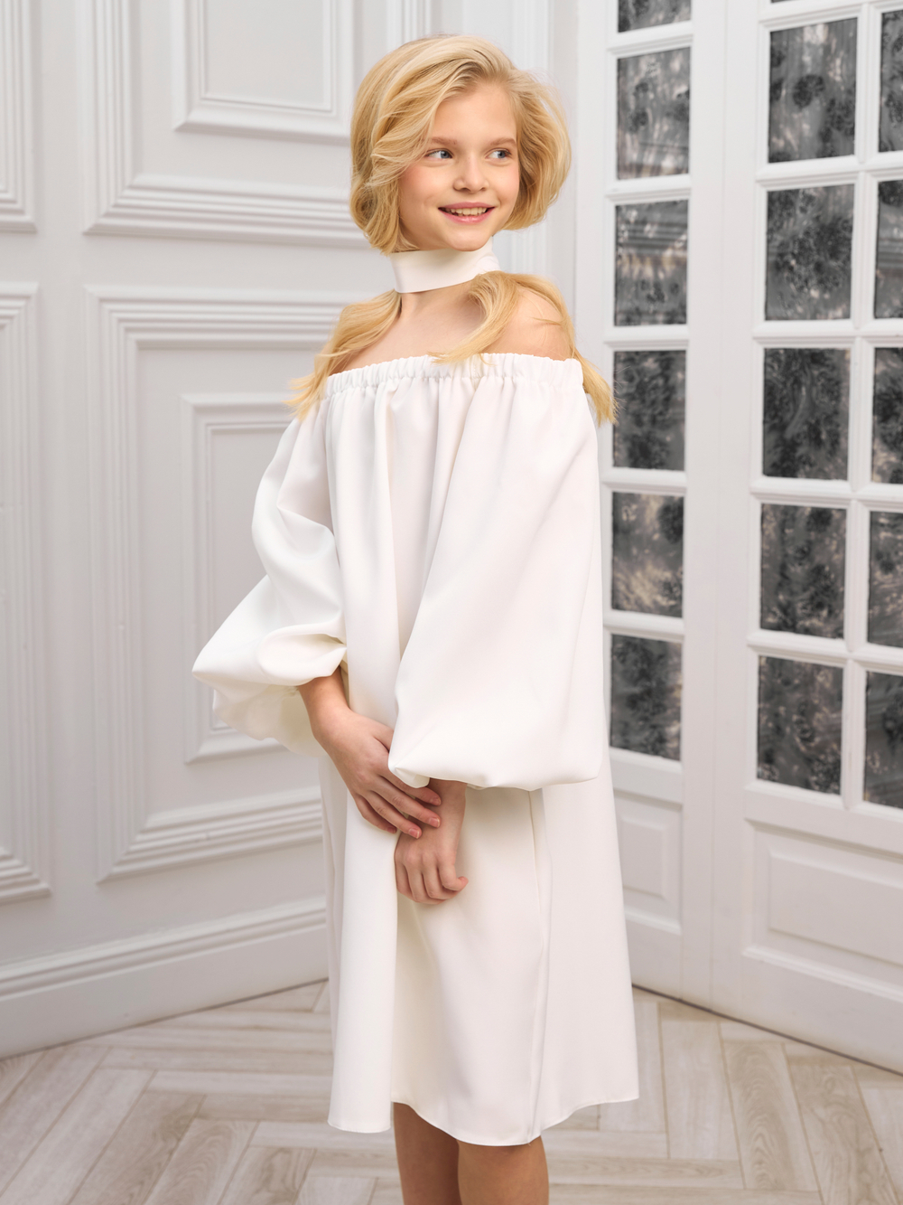 Платье нарядное для девочки молочное