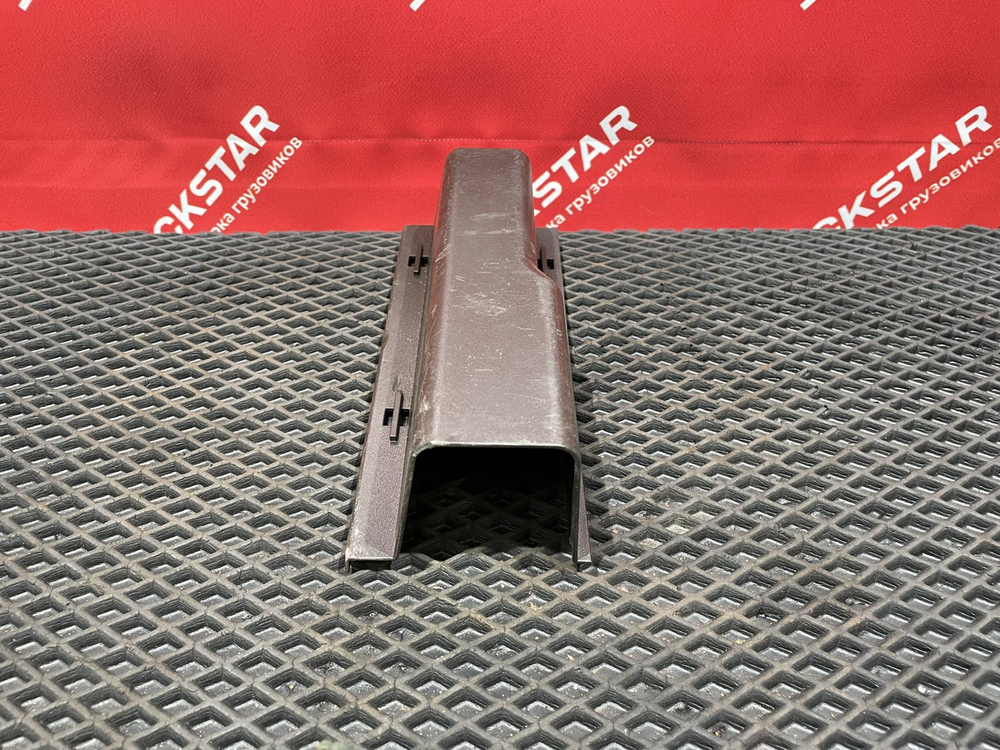 Крышка под проводку