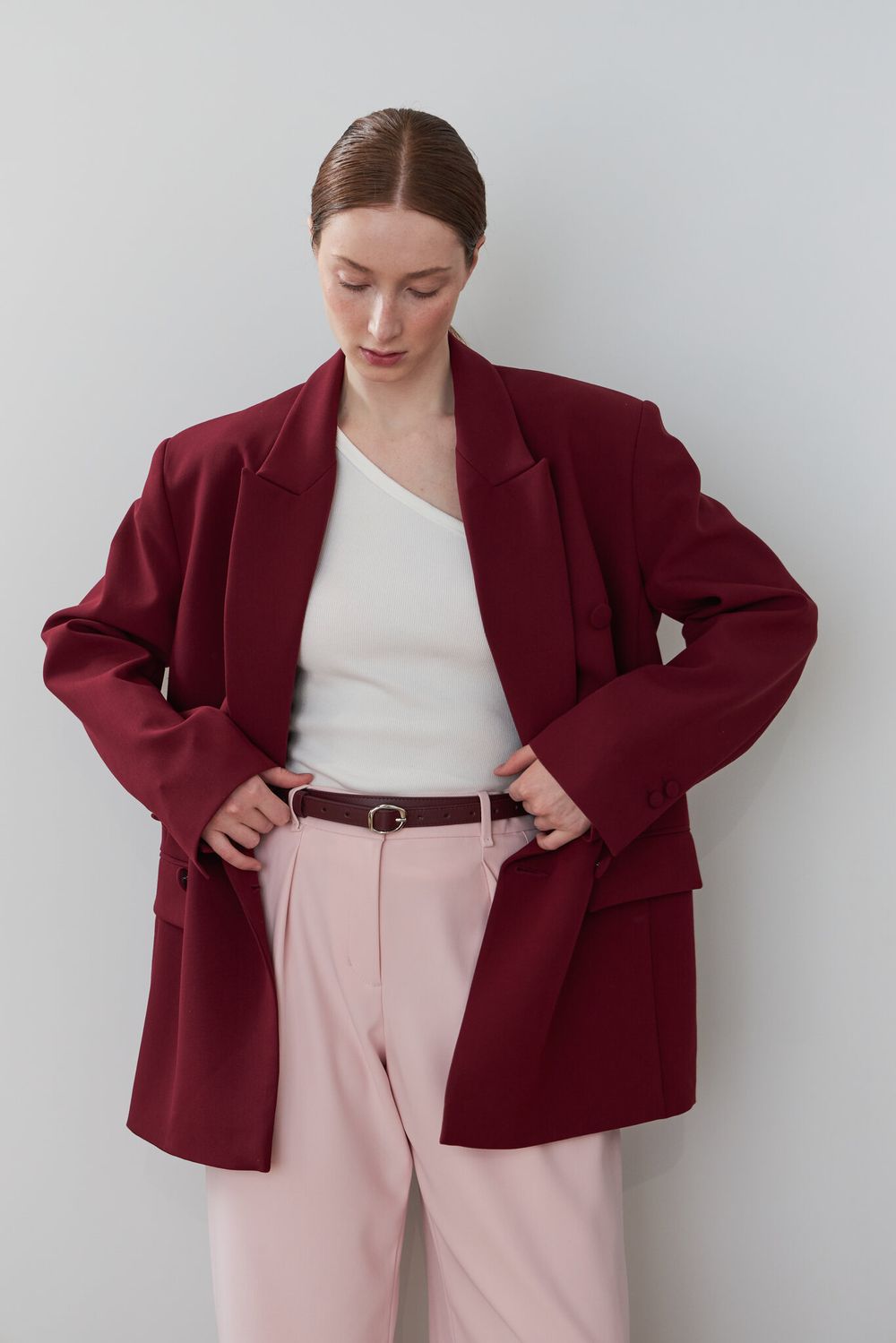 БАЗОВЫЙ ТОНКИЙ РЕМЕНЬ С МЯТОЙ ПРЯЖКОЙ BORDO