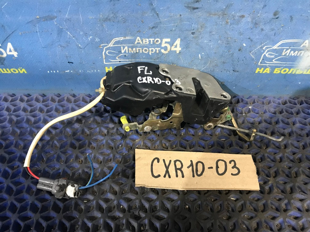 Замок двери передней левой TOYOTA ESTIMA 1998