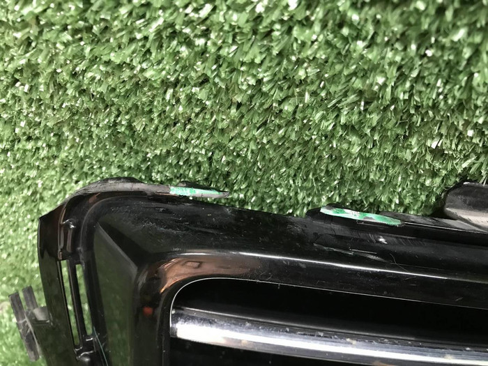 Решетка перед бампера VW Touareg 2 NF 14-18 R-Line