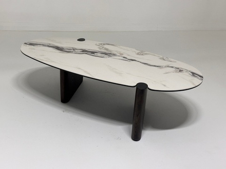 Стол М-City DISAUR Кофейный Арн (Arn) Fendi White керамика на стекле, массив, МДФ, Дубовый шпон