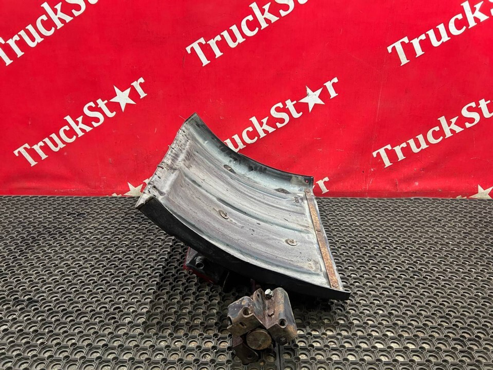 Крыло заднее правое задняя часть