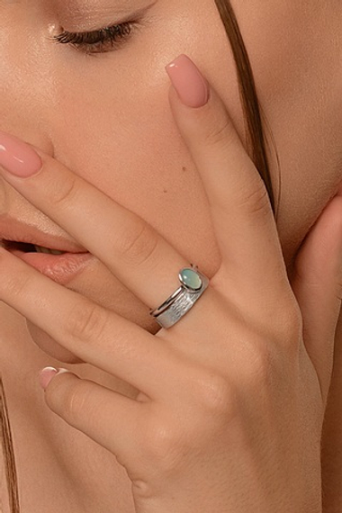 Кольцо из серебра с алмазной гранью