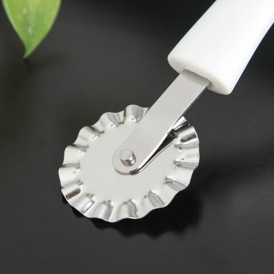 Нож для пиццы и теста Доляна Style, 18 см, ручка sоft-tоuch, цвет МИКС (Цвет: не задано)