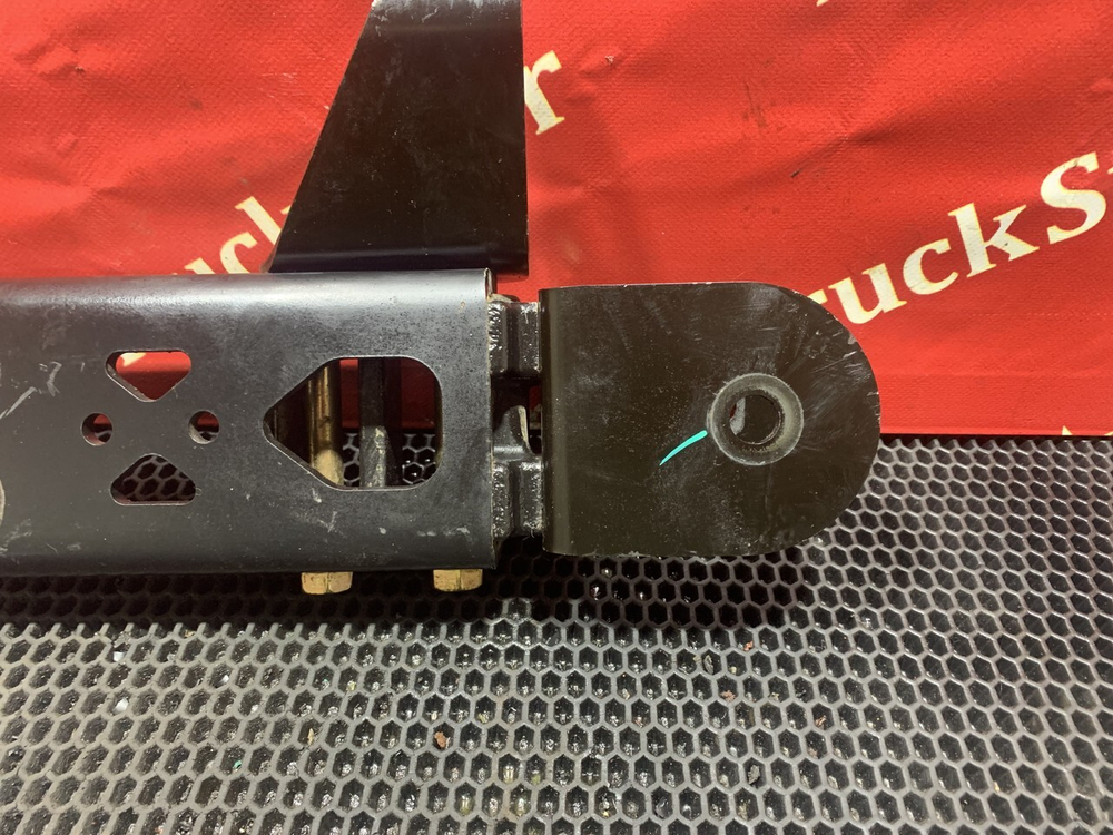 Кронштейн передней подвески кабины 2023г.