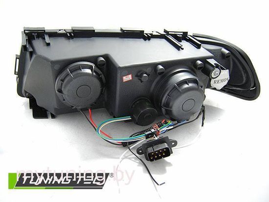 Передние фары 3D Angel Eyes для BMW 7 E38 (94-01) черные