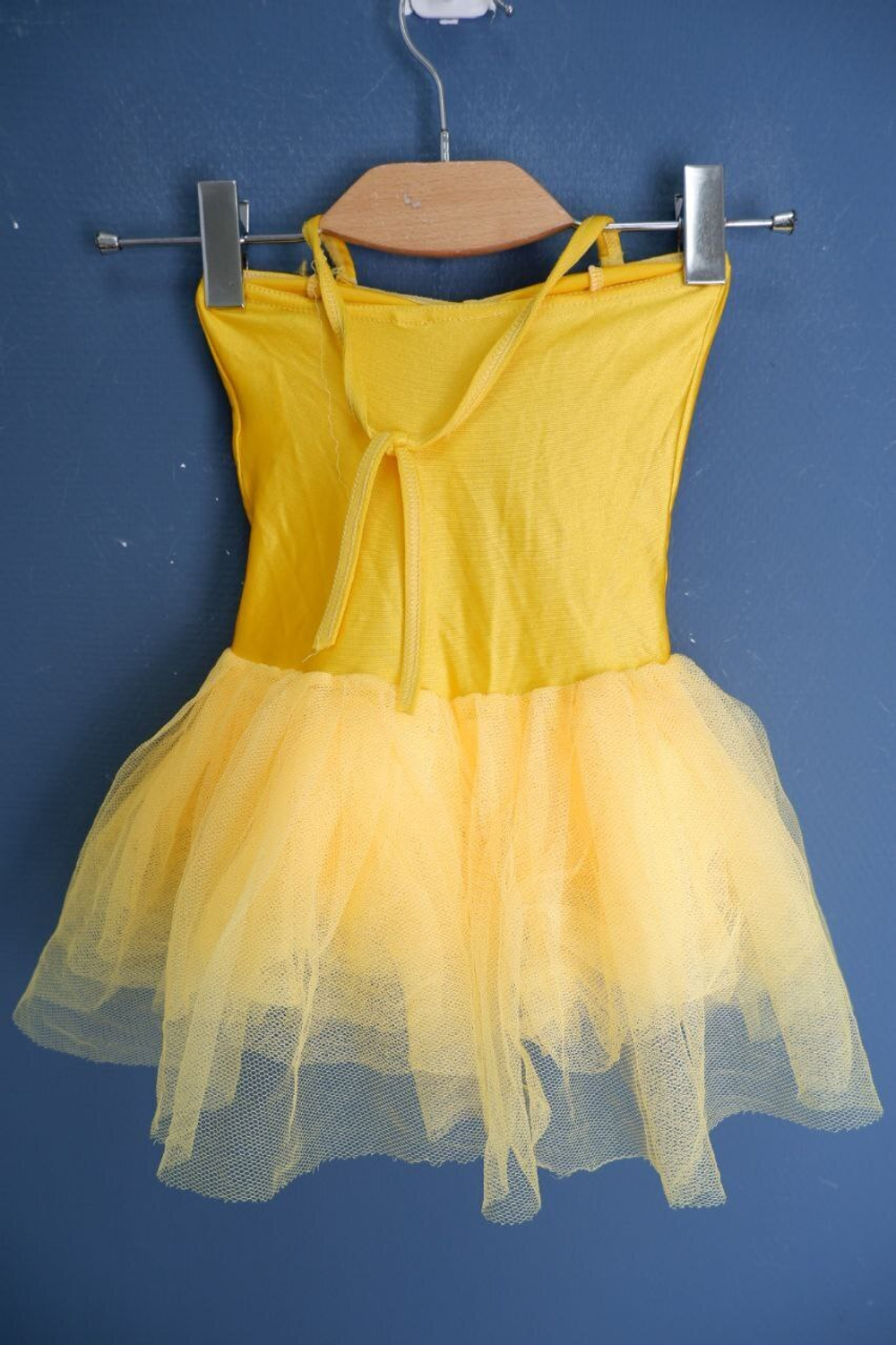 Платье с юбкой из фатина на 4-5 лет