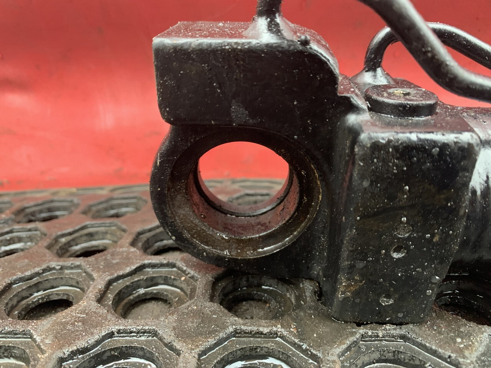 Цилиндр подъема кабины 2017г.