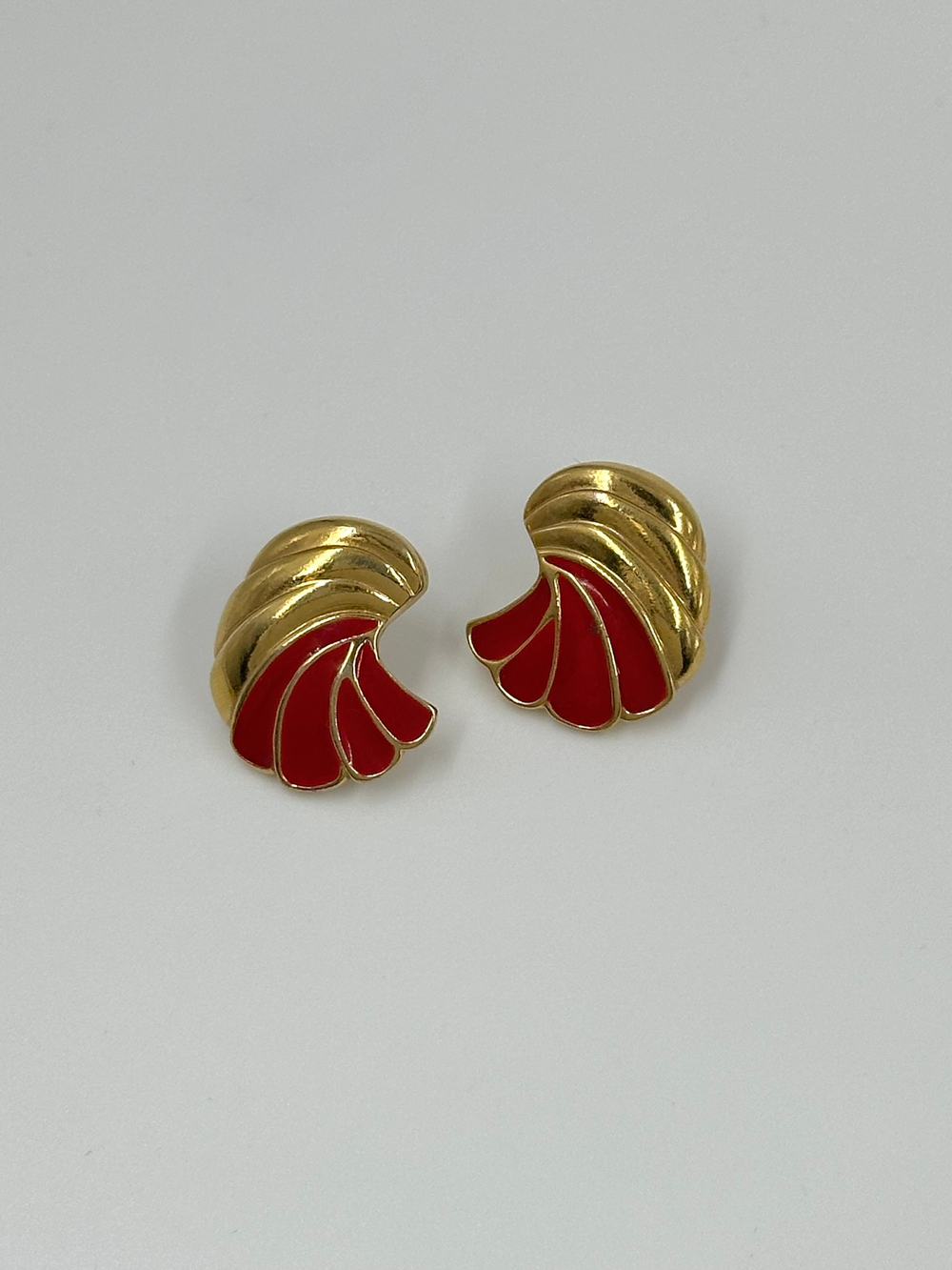 Серьги с красной эмалью