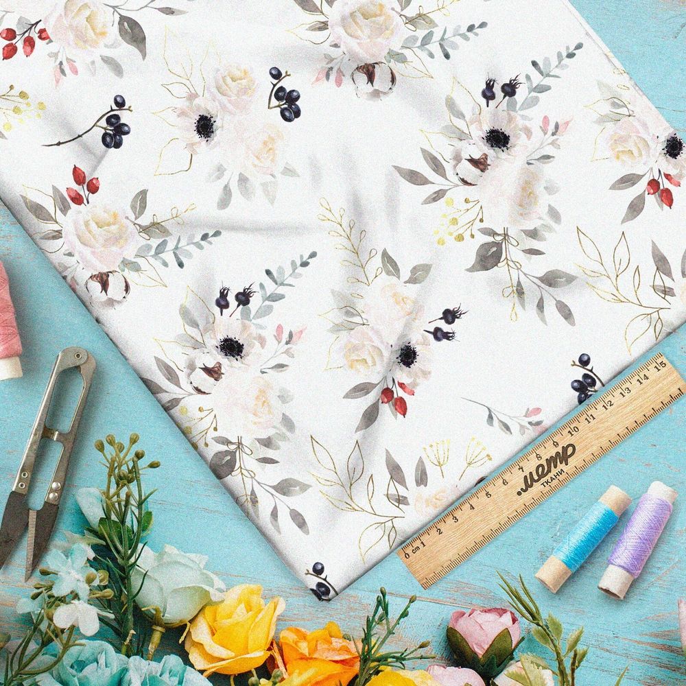 Ткань шифон нежные цветы с чёрными ягодами