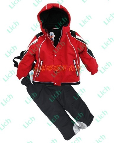 Куртка и полукомбинезон из непродуваемой ткани