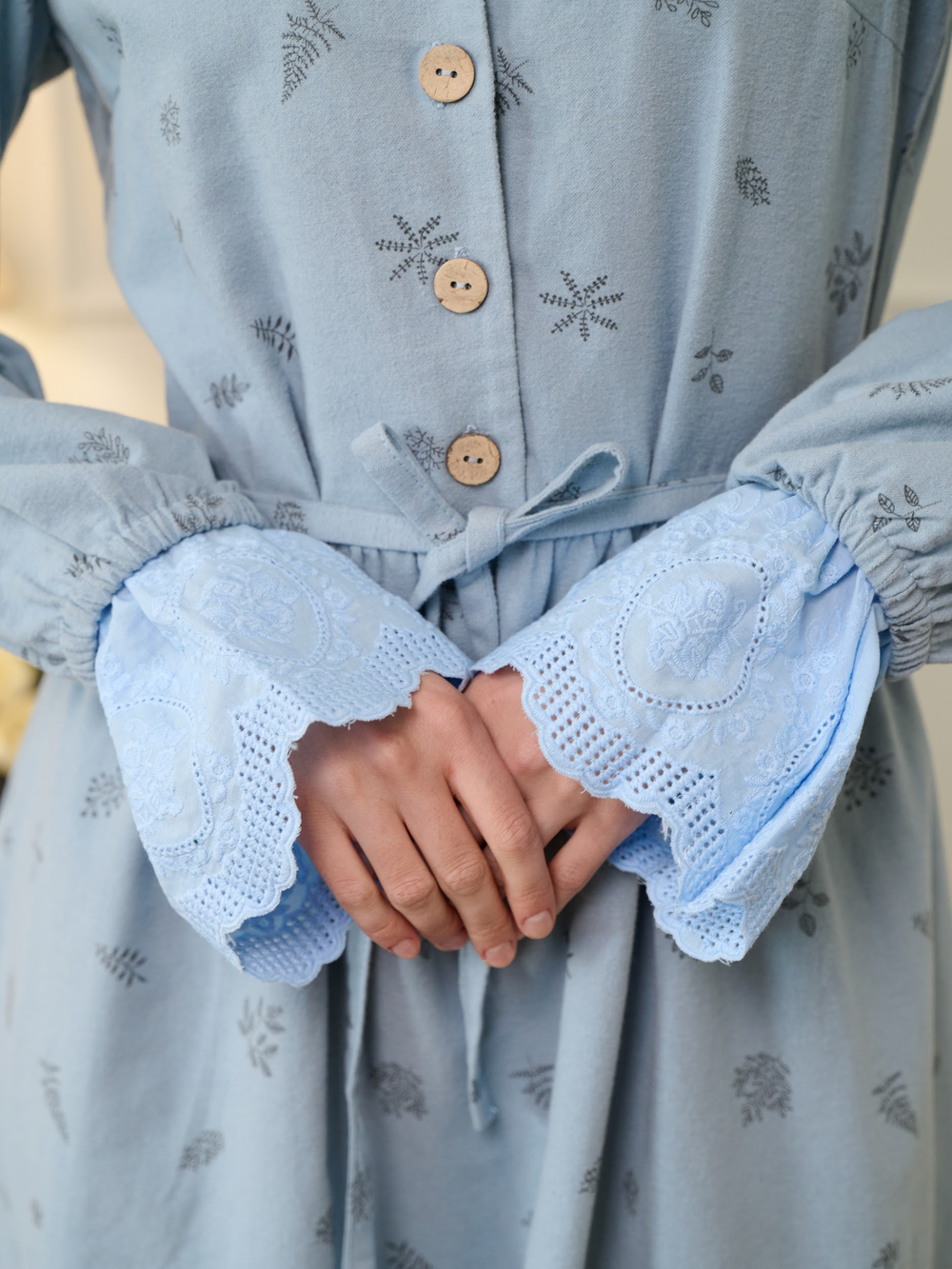 Платье с воротником длинное