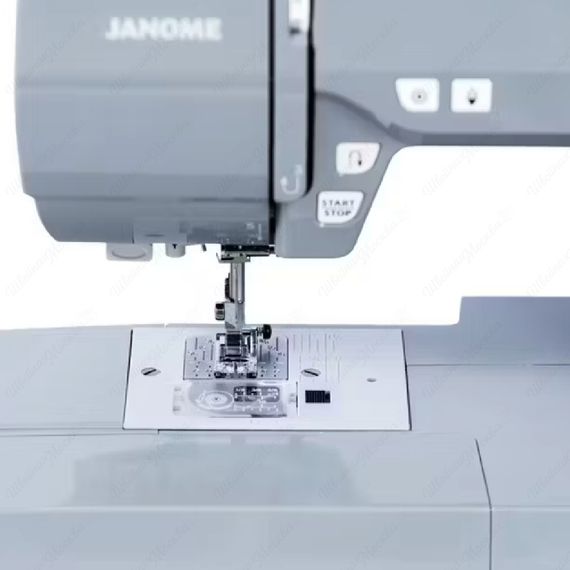Швейная машина Janome Loft 100